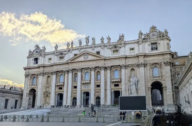 Peterskirken og Peterspladsen – Oplev Vatikanet med dansk guide fra Scandiwalks.