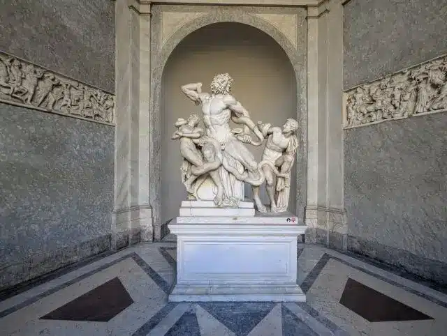 Laokoon-gruppen i Vatikanmuseet – Se mesterværket med dansk guide.